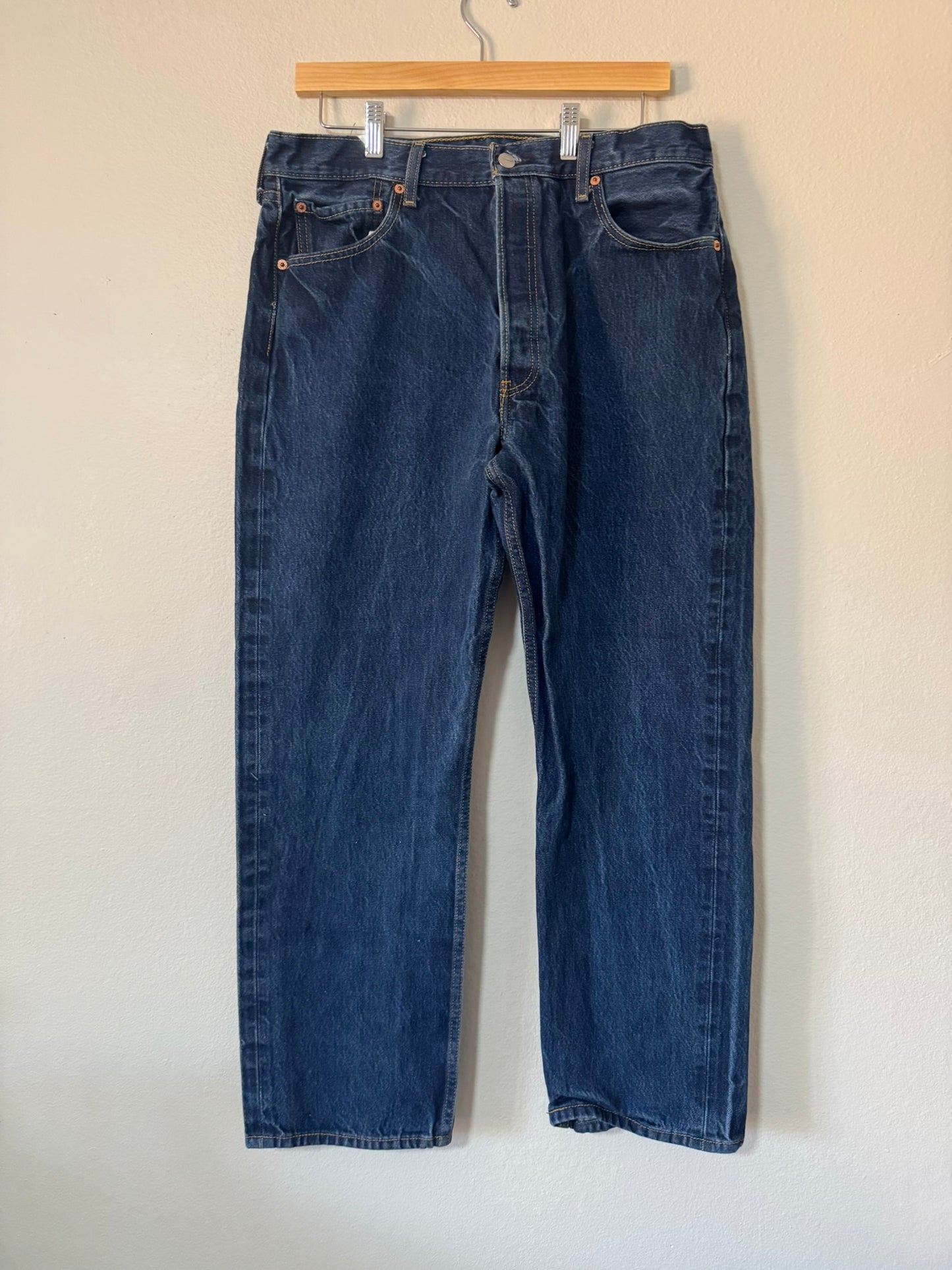 dark wash levi 501